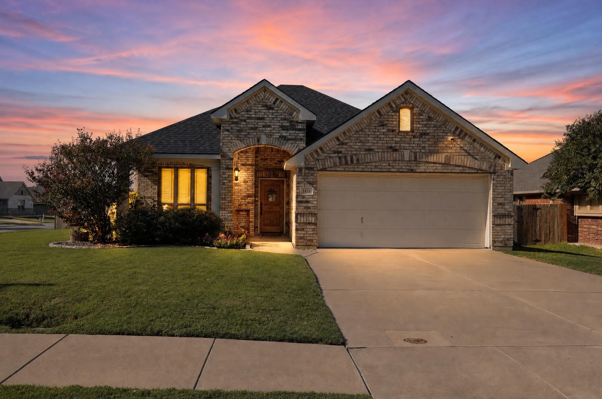 1414 Concho Trail — photo