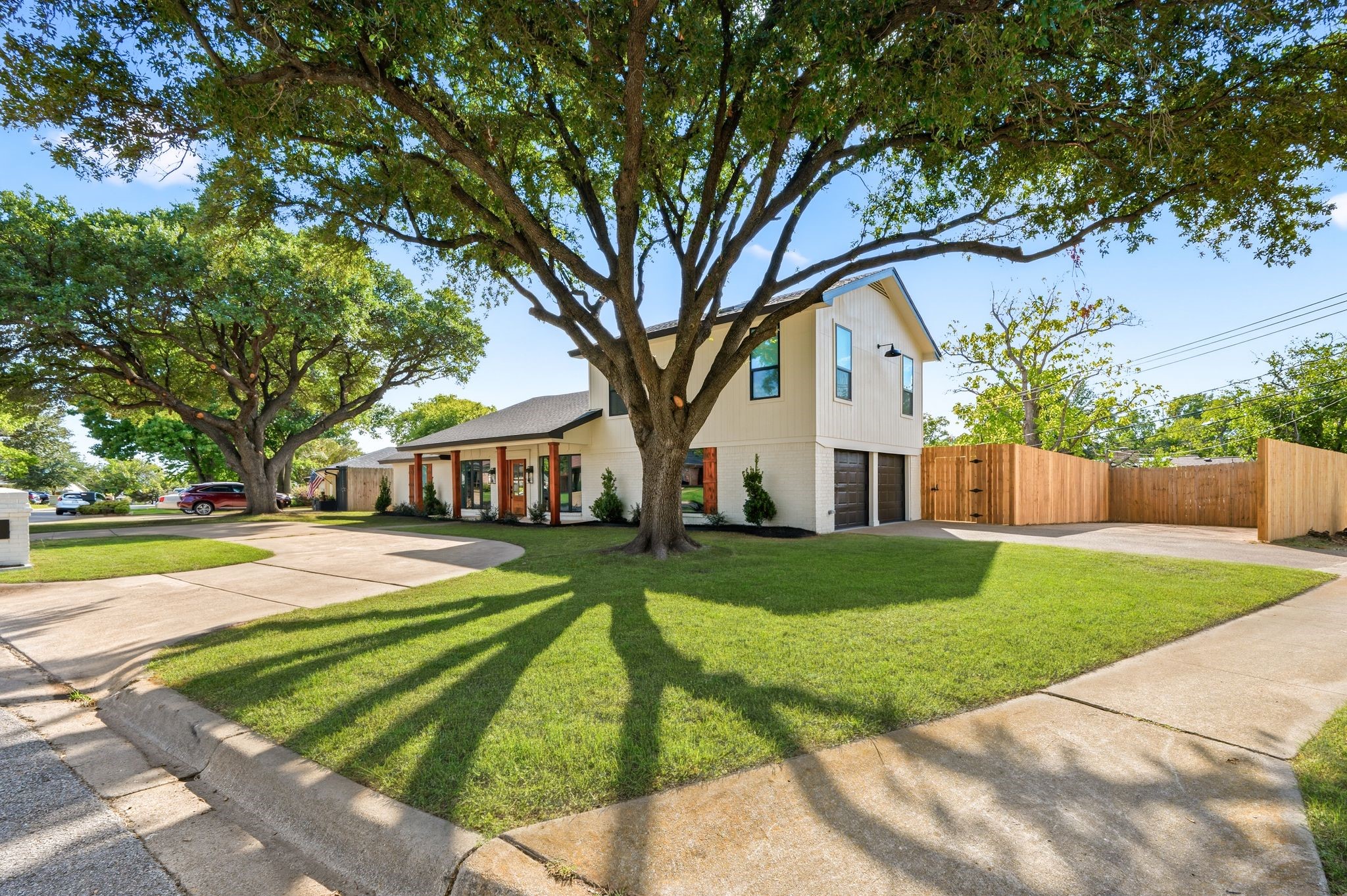 2033 Mountainview Drive, Hurst, TX 76054 — photo 2