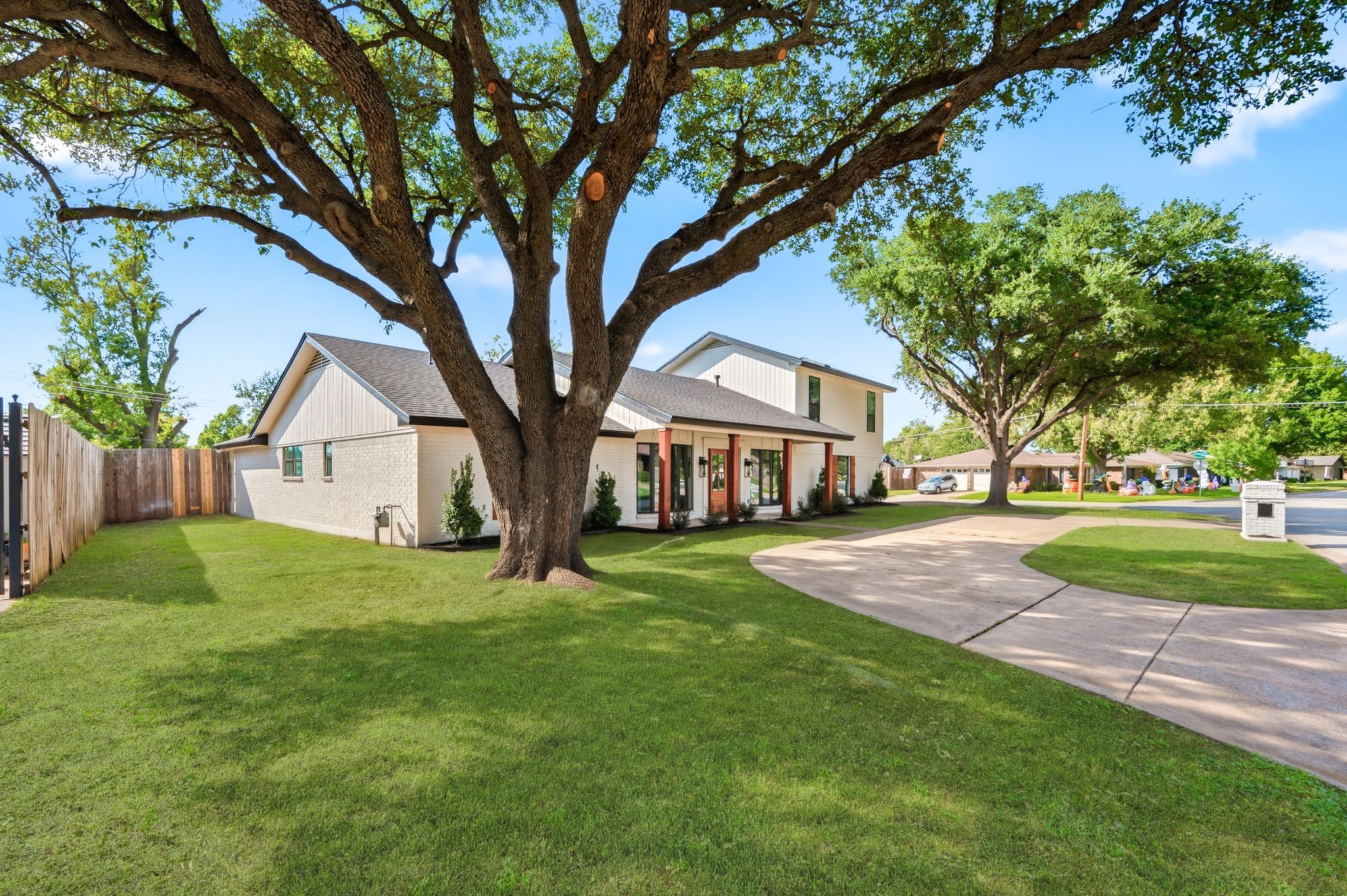 2033 Mountainview Drive, Hurst, TX 76054 — photo 3