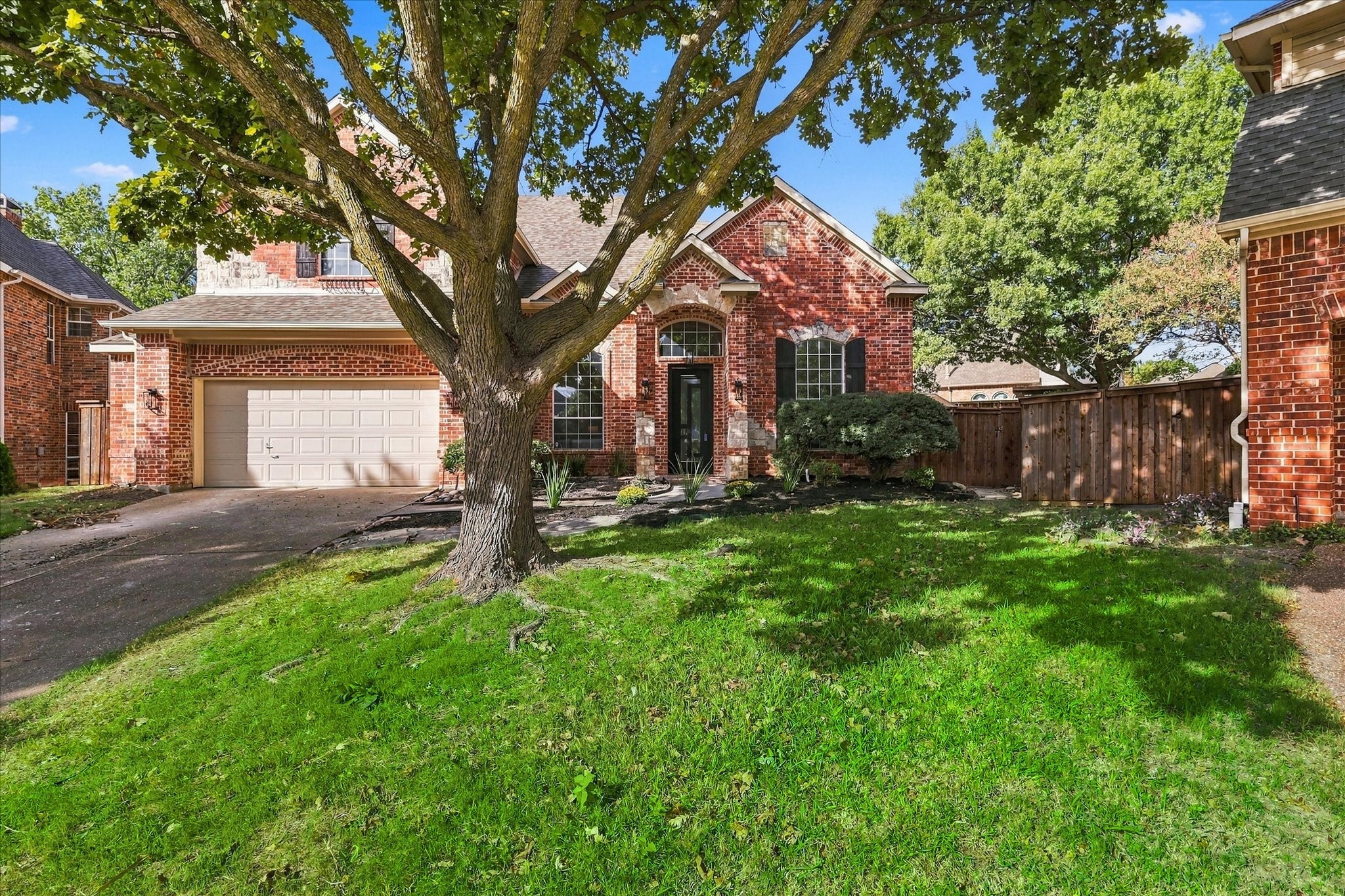 5609 Hillview Court — photo