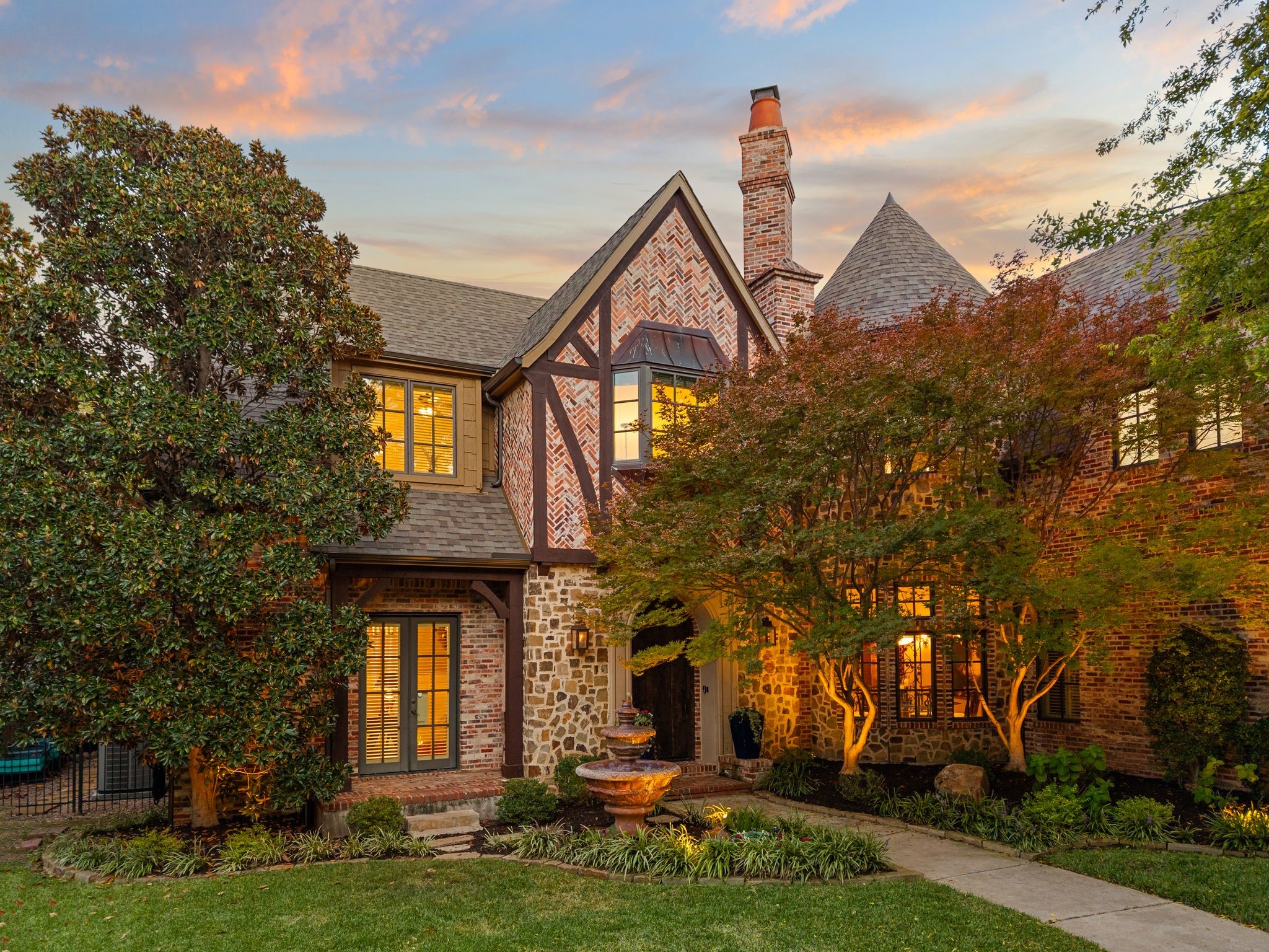 2105 Denver Drive — photo