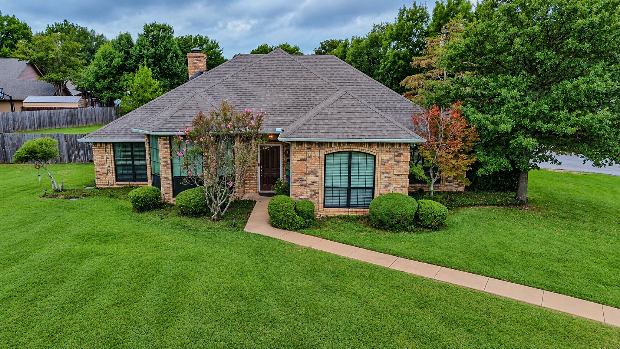 104 Lakeridge Court — photo