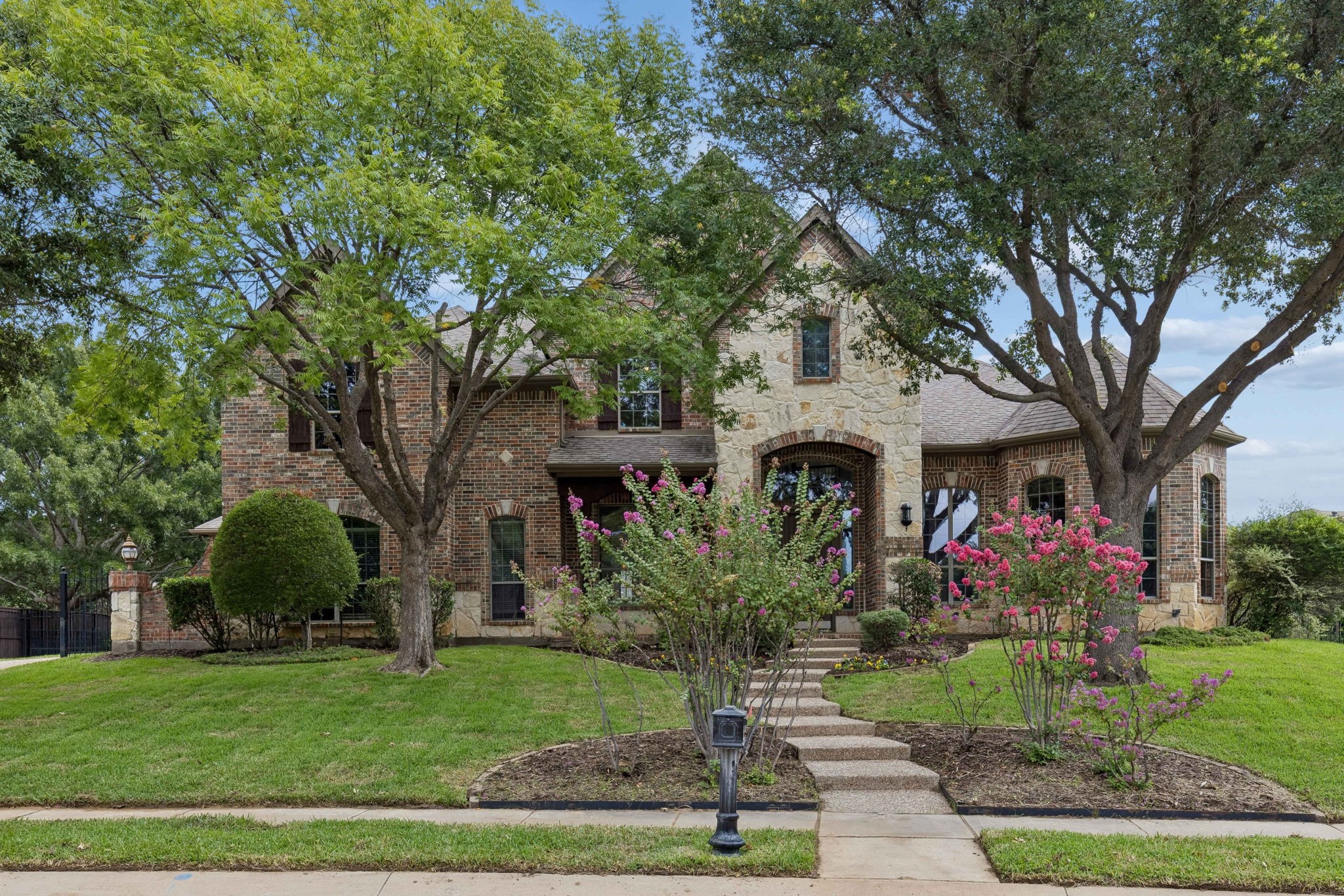400 Orchard Hill Drive — photo