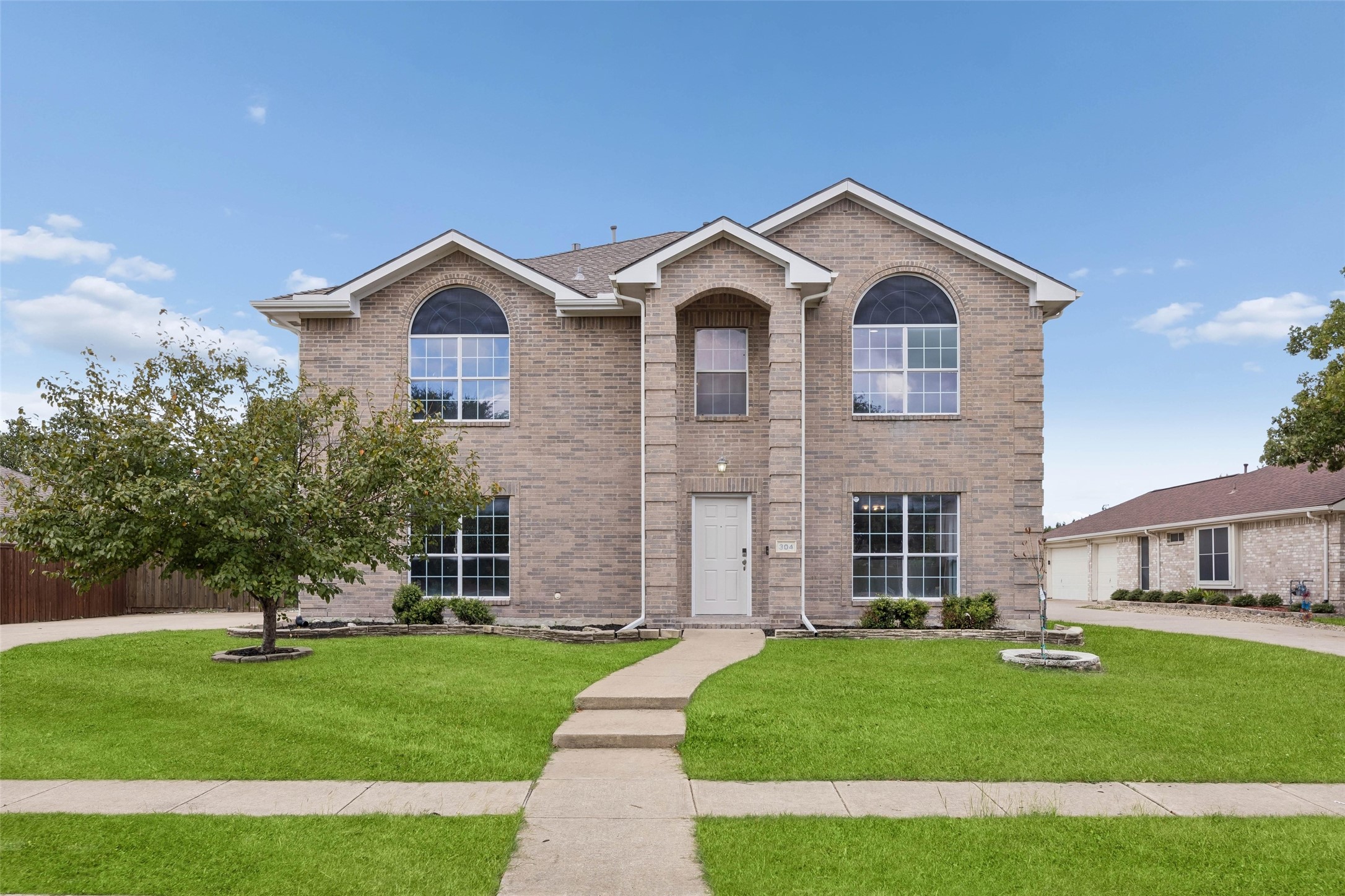 304 Holly Court — photo