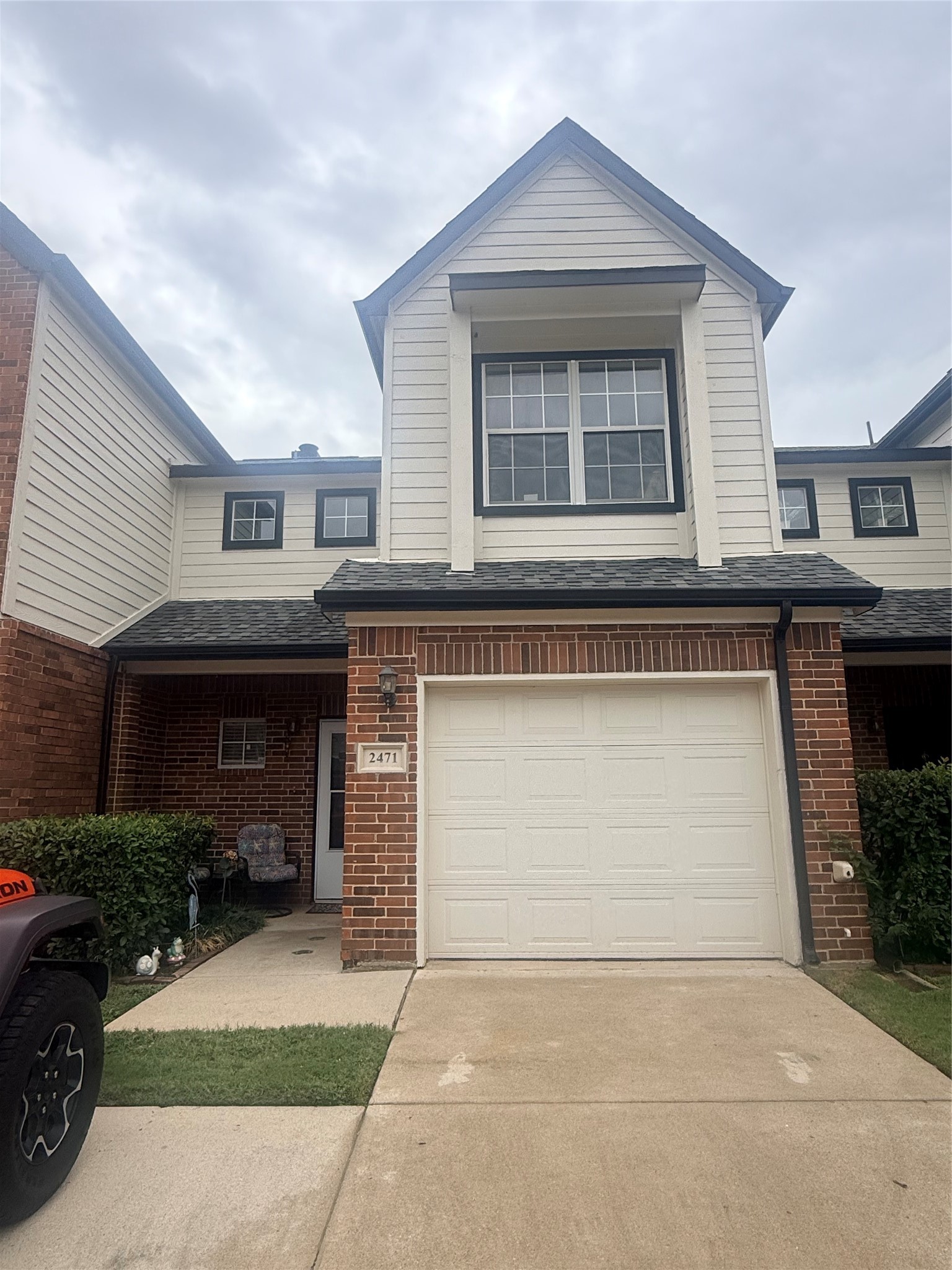 2471 Southcourt Circle — photo