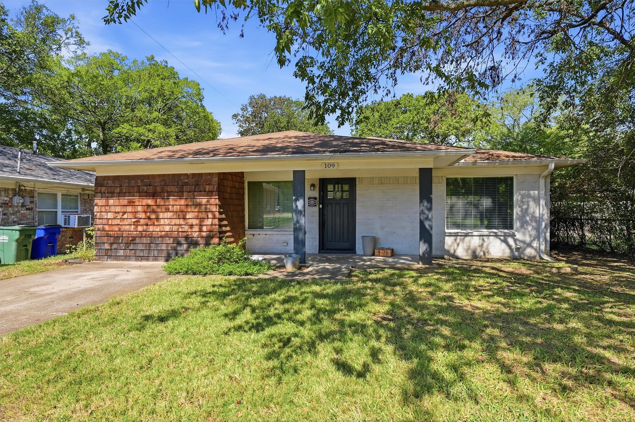 109 Grayson Street — photo