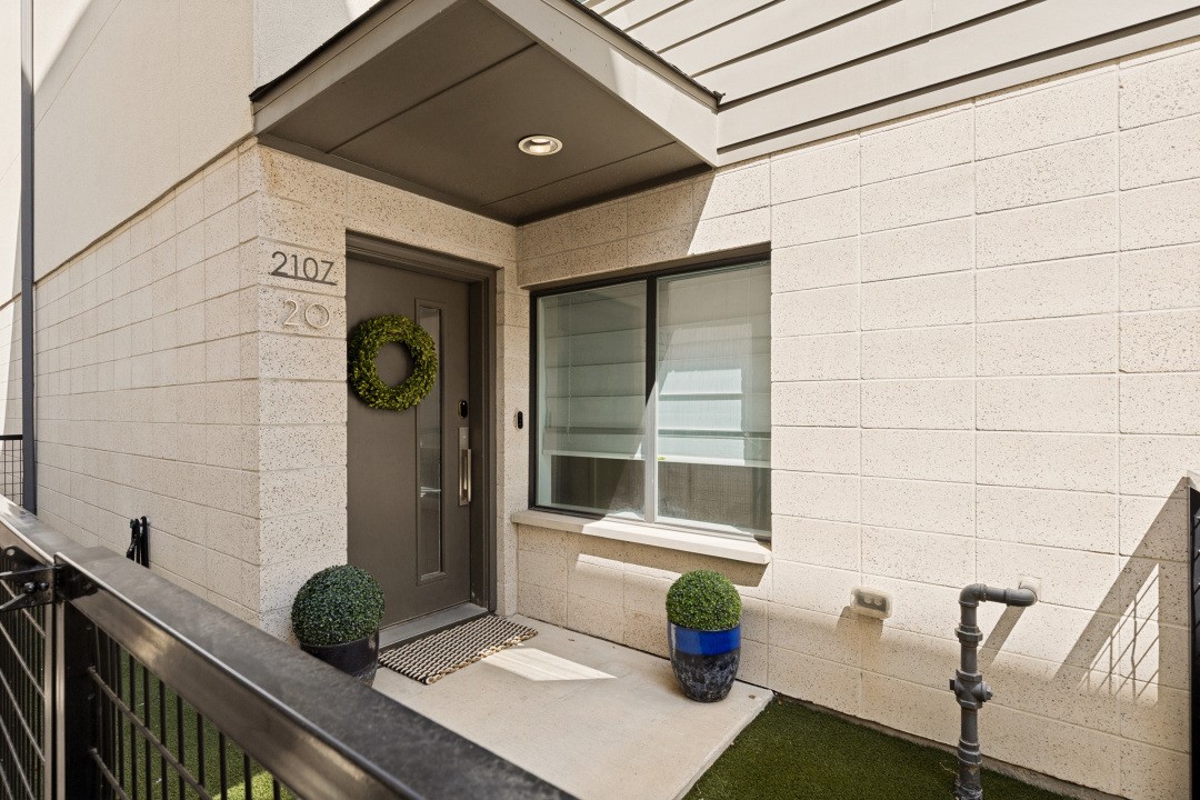 2107 Bennett Avenue Unit 20 — photo