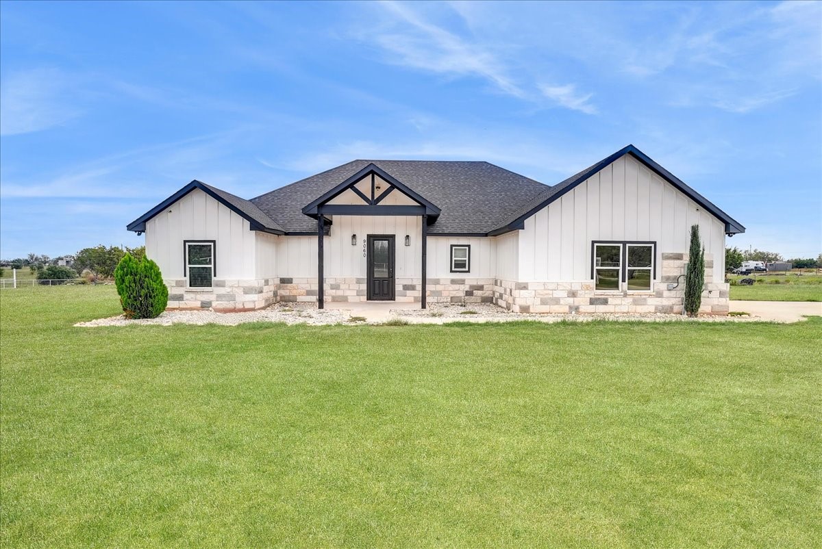 9060 Mitchell Bend Court — photo