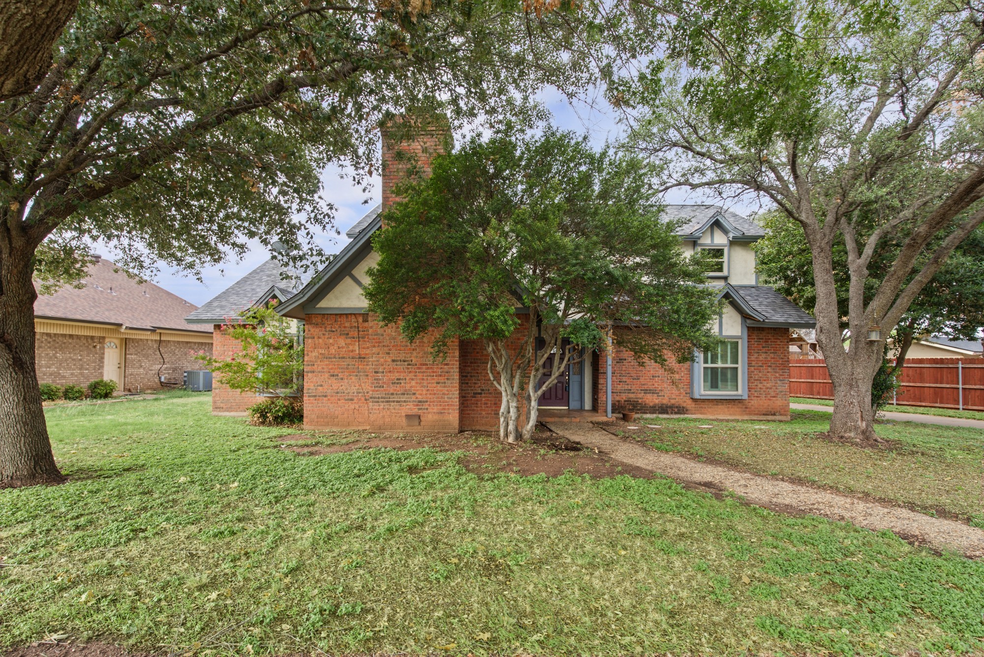 3302 Ivanhoe Lane — photo