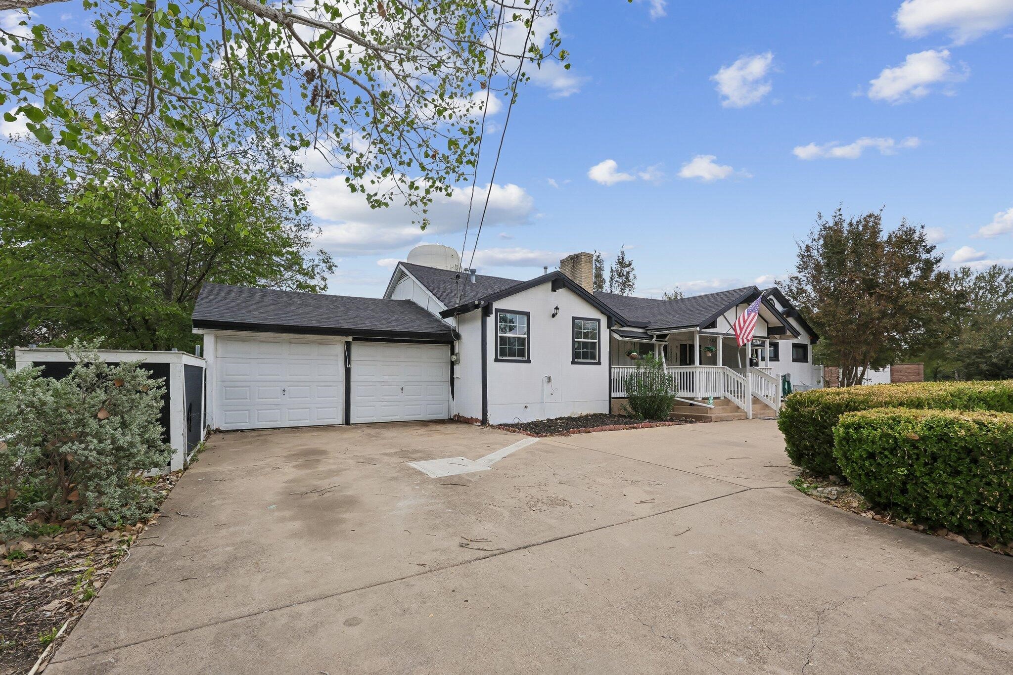 3312 Meadow Oaks Drive — photo