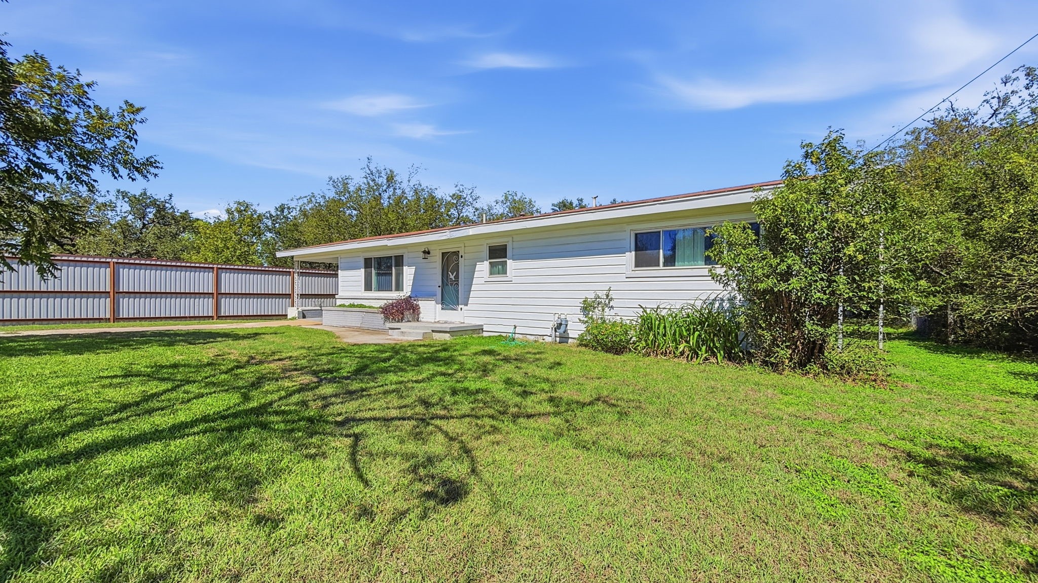 709 E Whitney Street, Hamilton, TX 76531 — photo 3