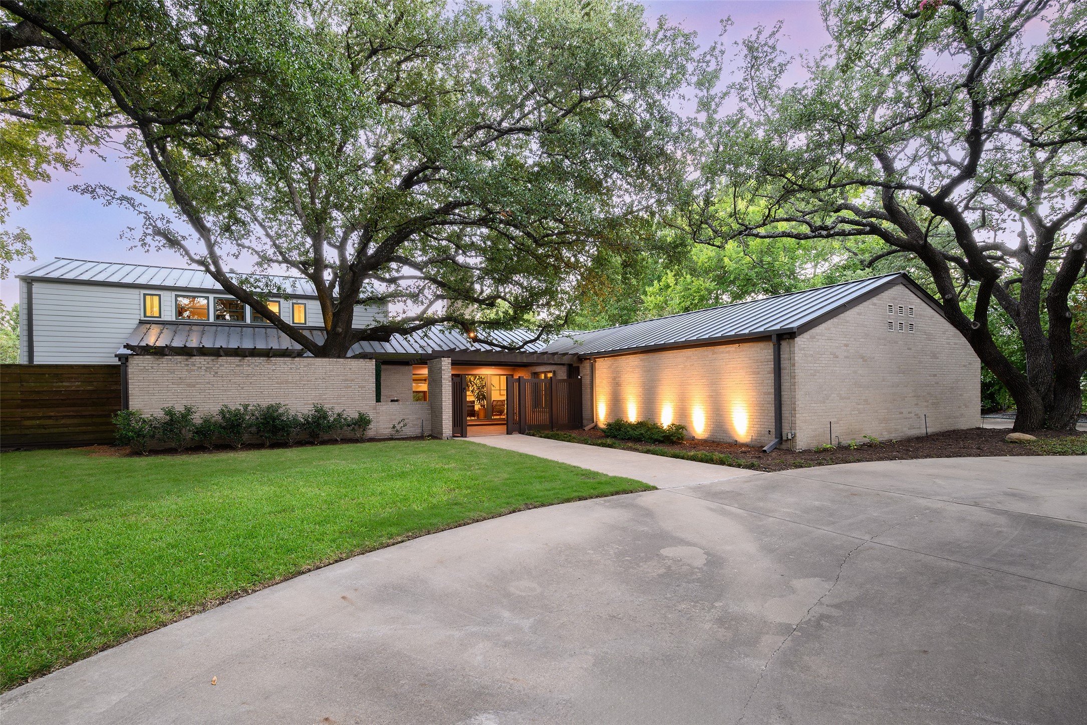 4930 Mangold Circle — photo