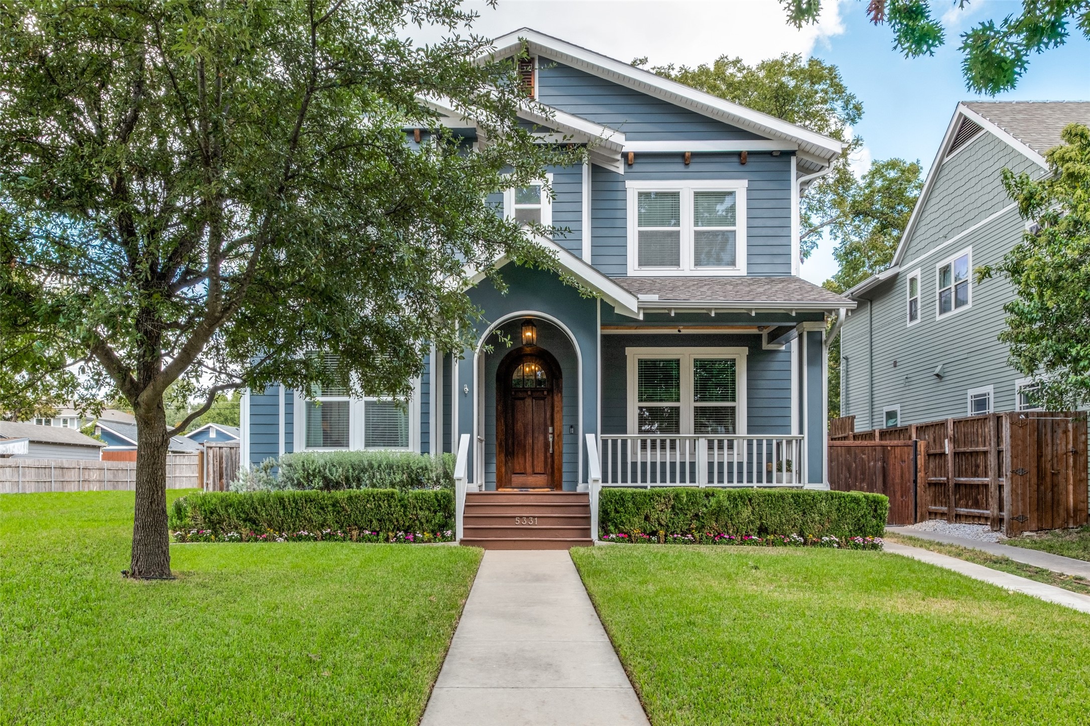 5331 Willis Avenue — photo
