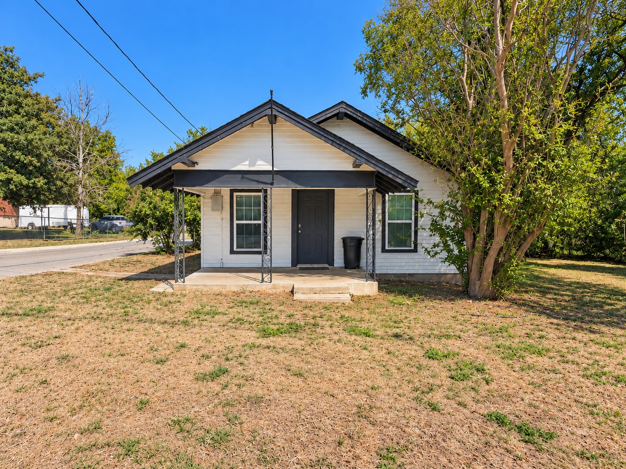 501 Eureka Street — photo