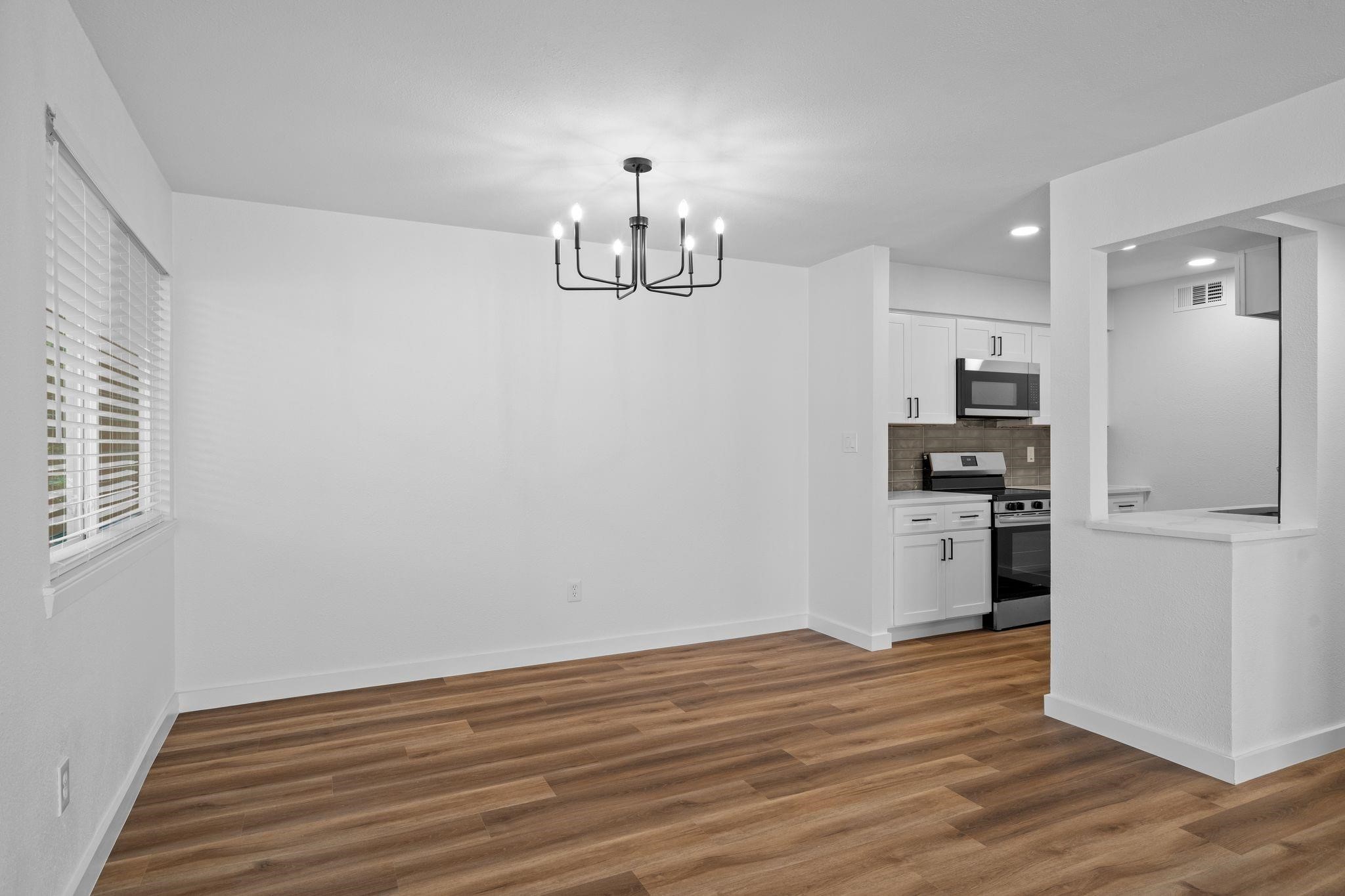 2621 Amherst Court — photo