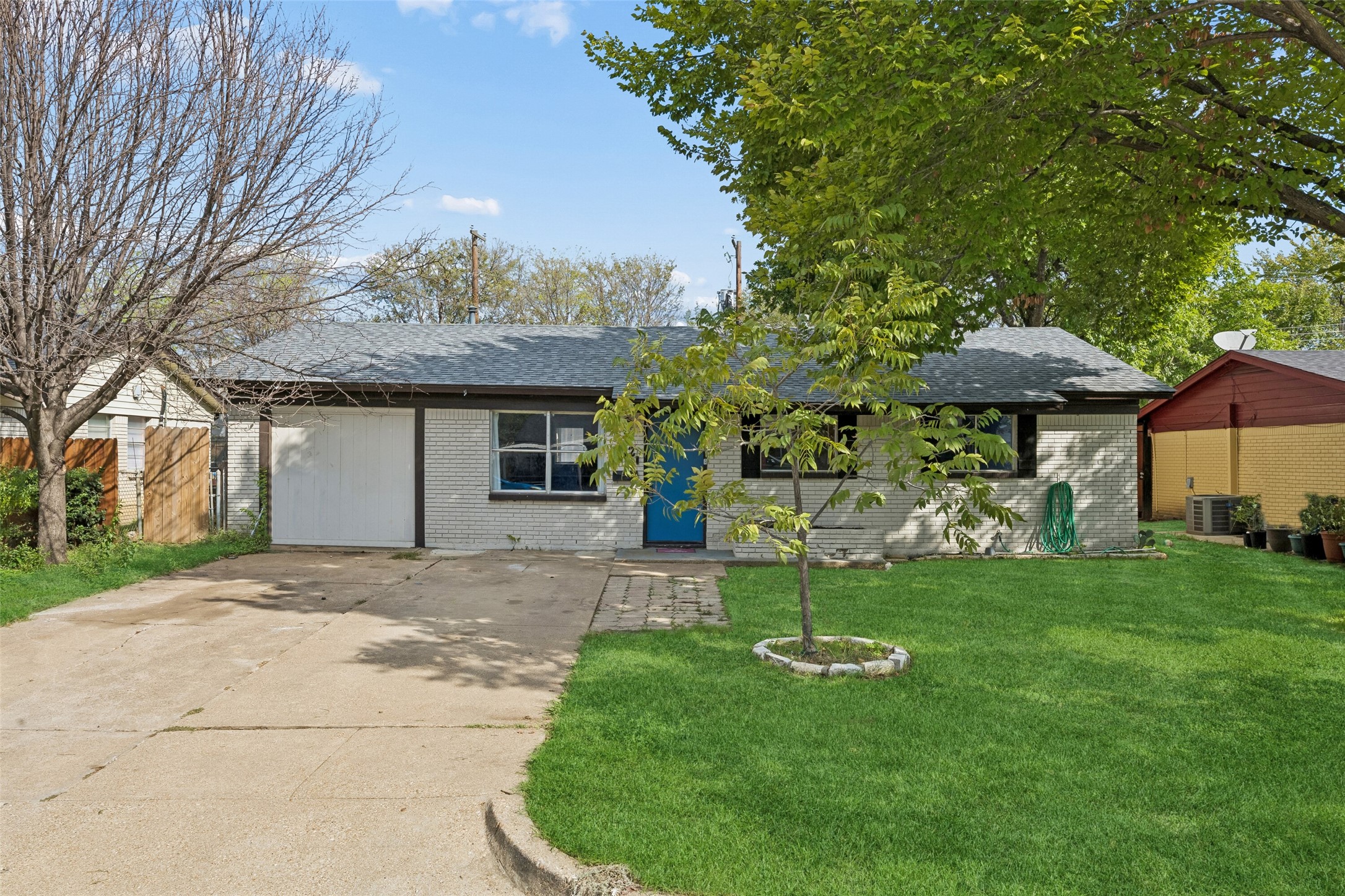 812 W Barron Avenue — photo