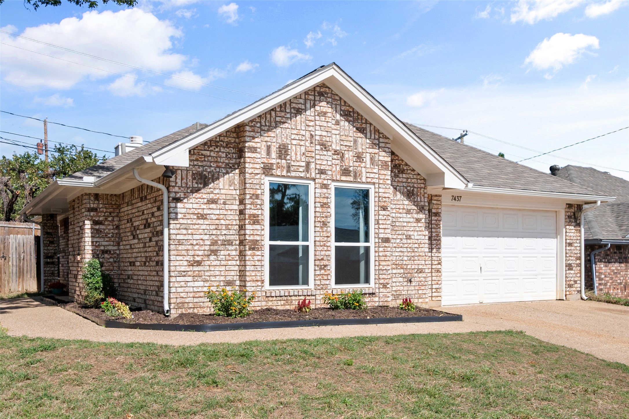 7437 Little Rock Lane — photo