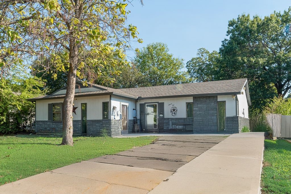 710 Emberwood Drive — photo