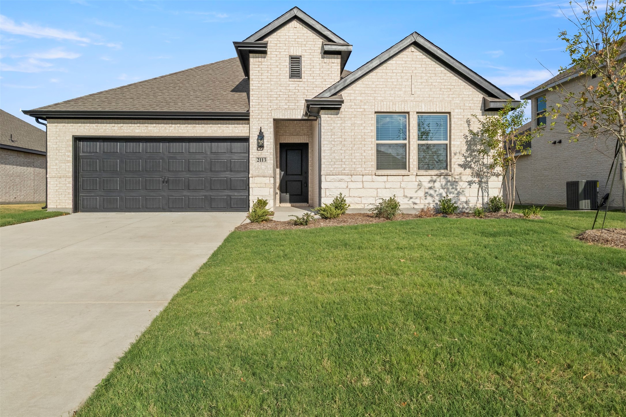 2113 Maple Ridge Drive, Van Alstyne, TX 75495