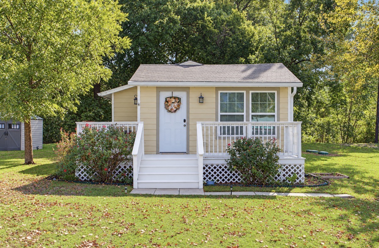 328 Spring Valley Circle — photo