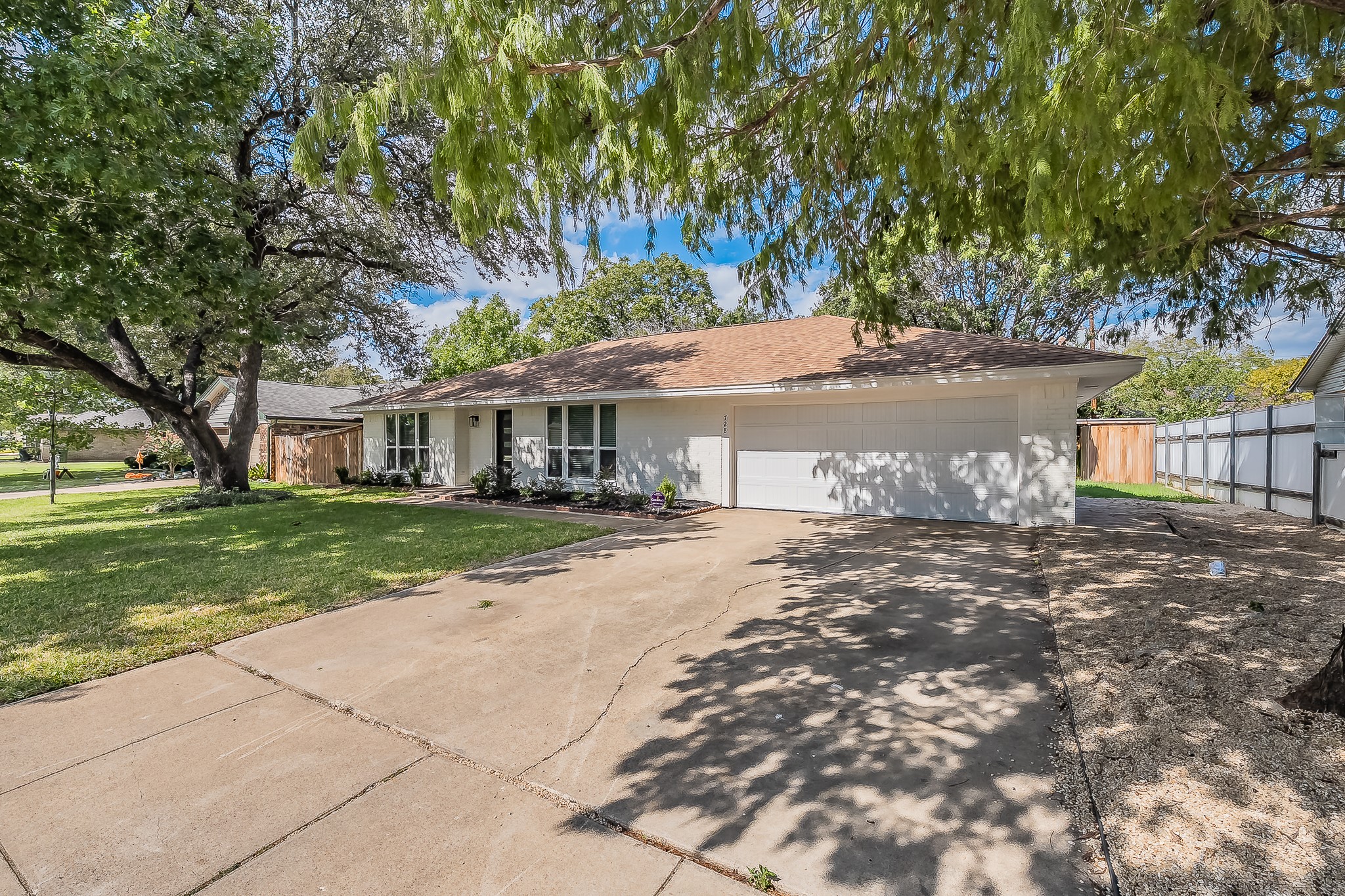 728 Glenhaven Drive — photo