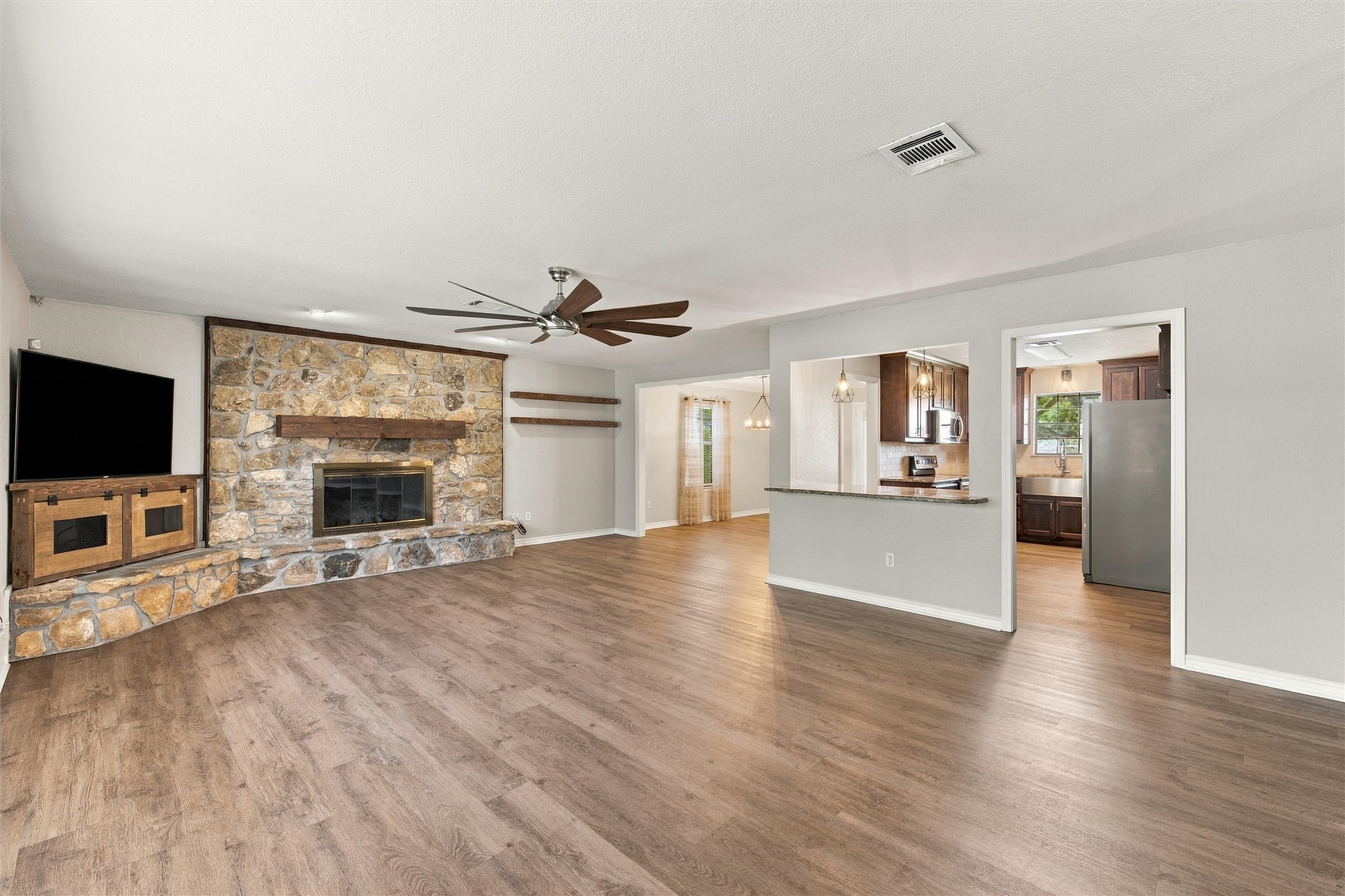 350 Jon Street, Lorena, TX 76655 — photo 3