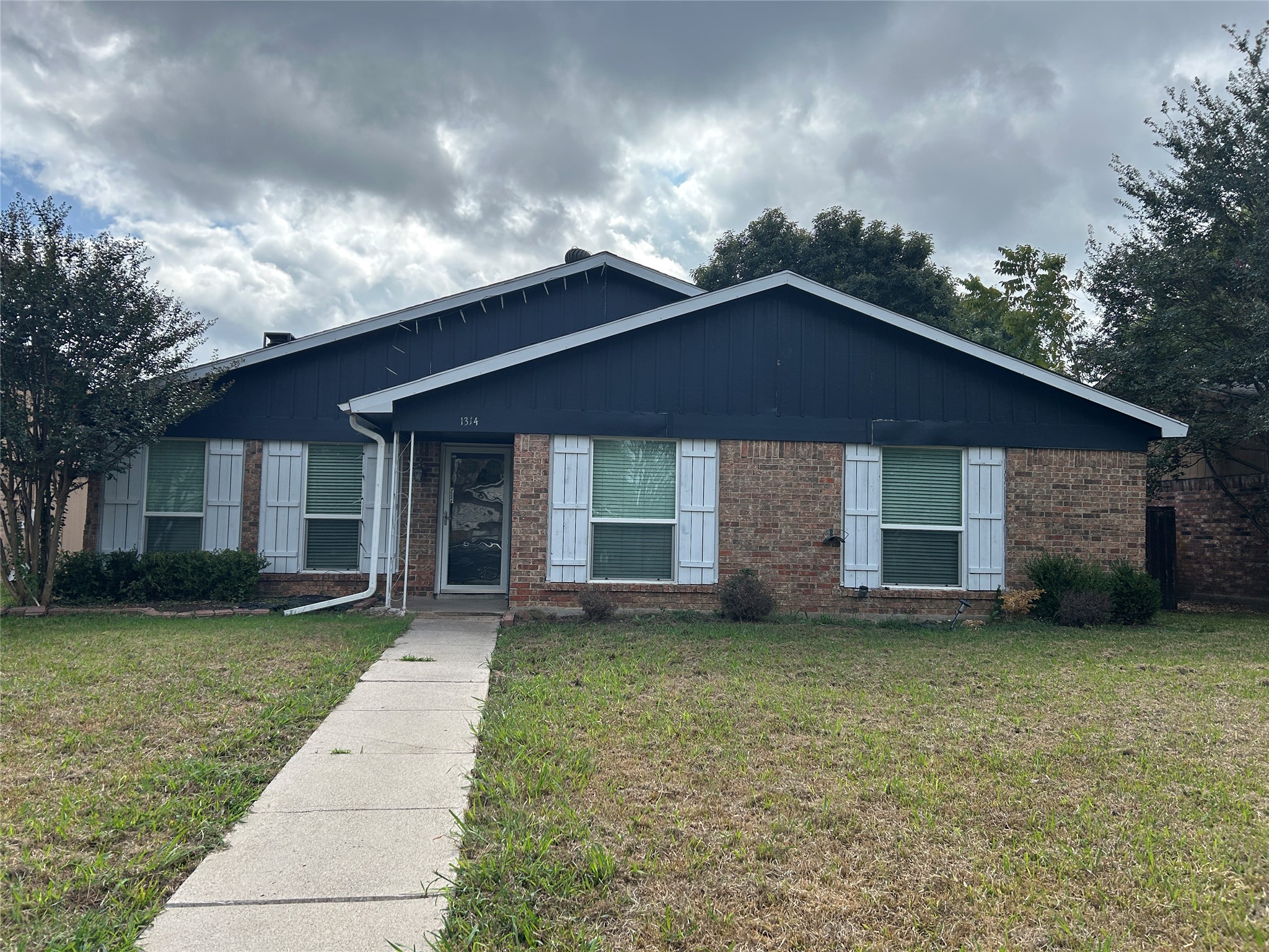 1314 Frio Lane — photo