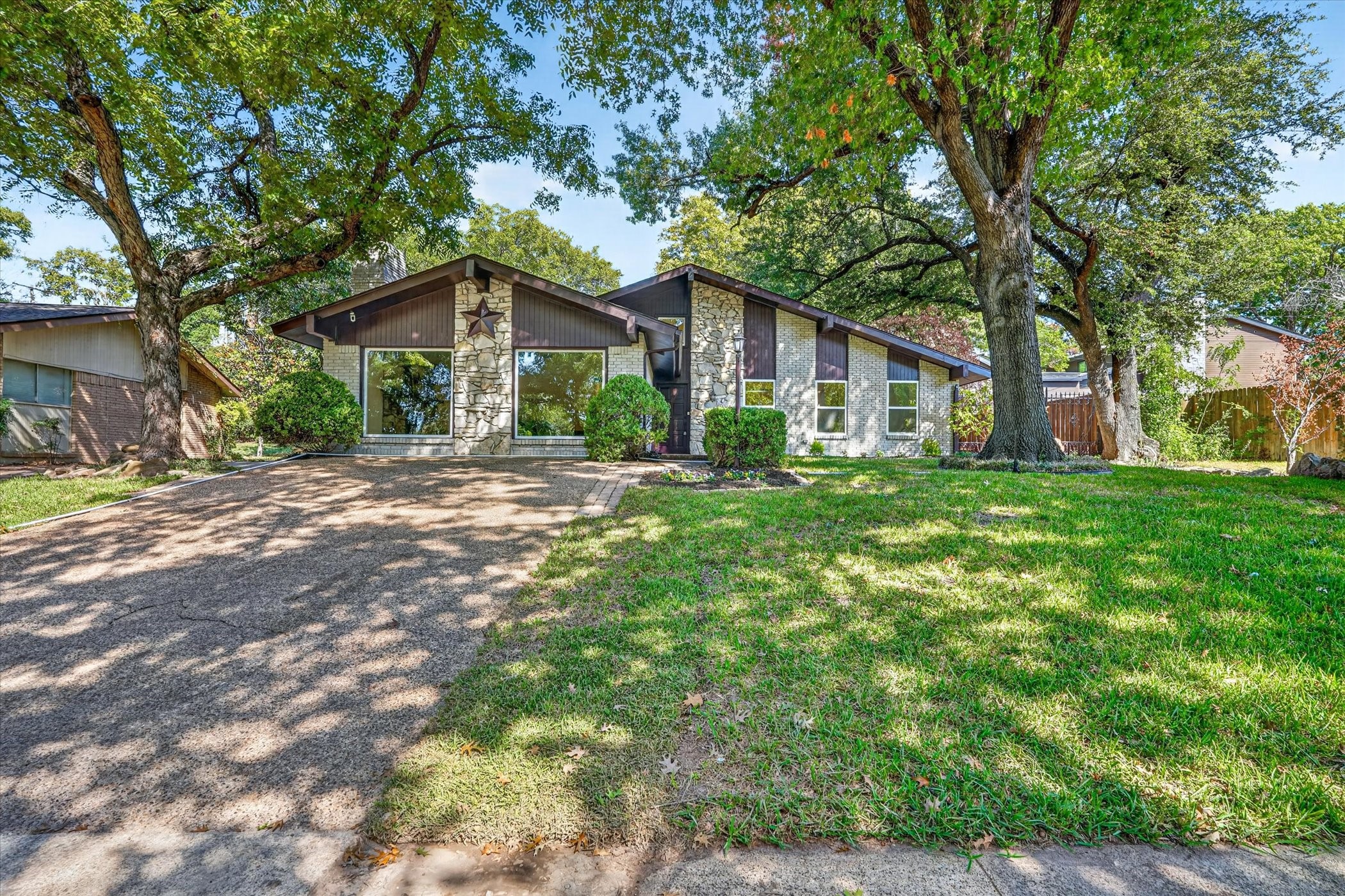 10615 Swallow Lane — photo