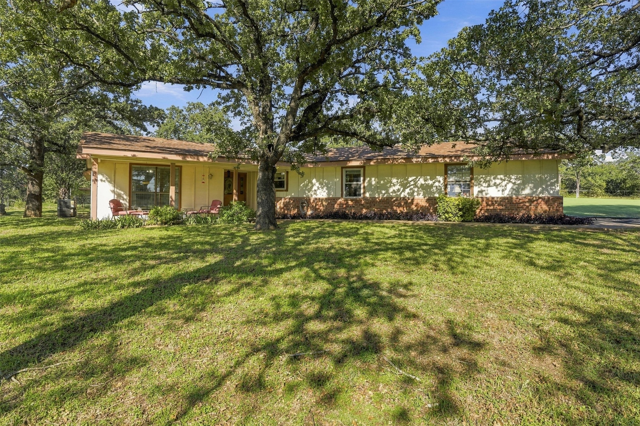 1816 Caddo Peak Road — photo