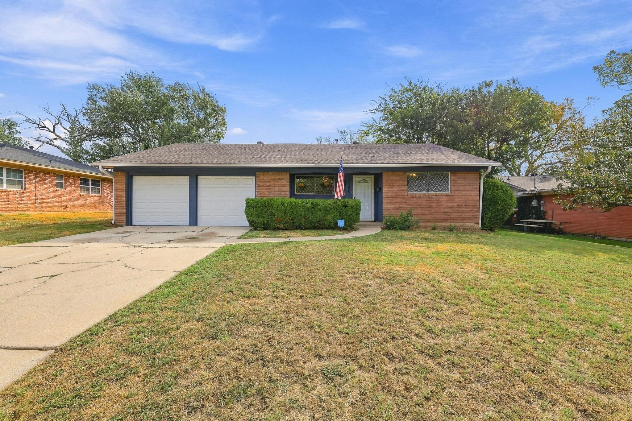 1306 Hillside Drive — photo