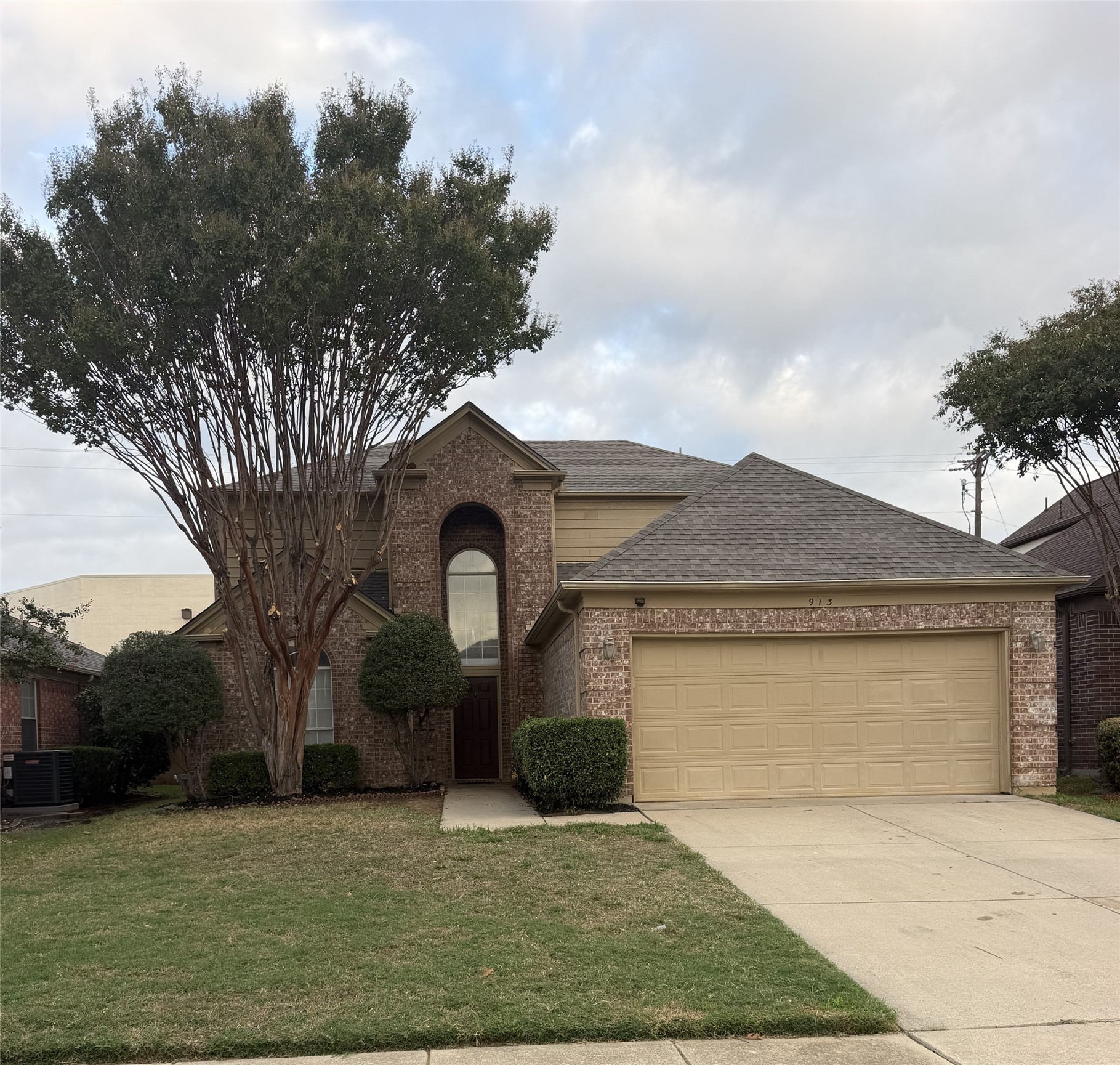 913 Waterford Way — photo