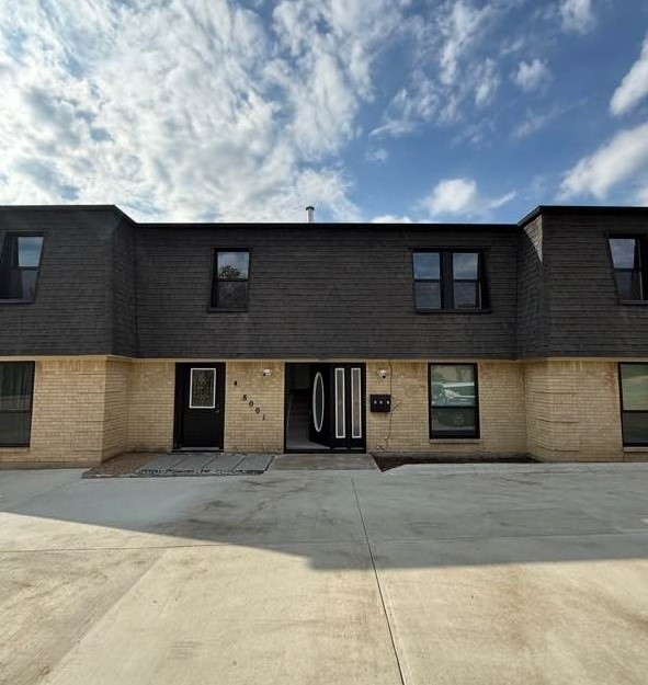 8001 Carrick Street Unit B — photo
