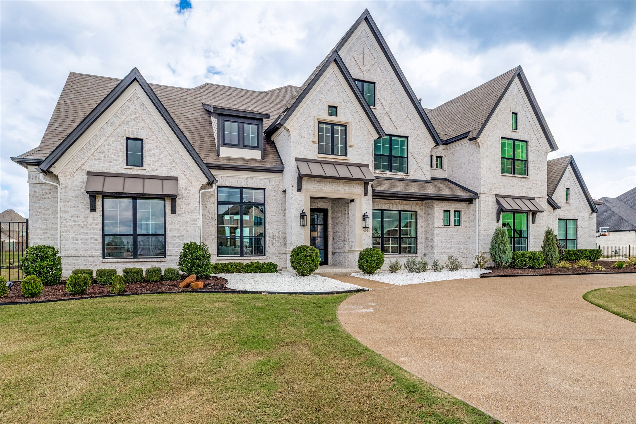 4604 Devon Drive — photo