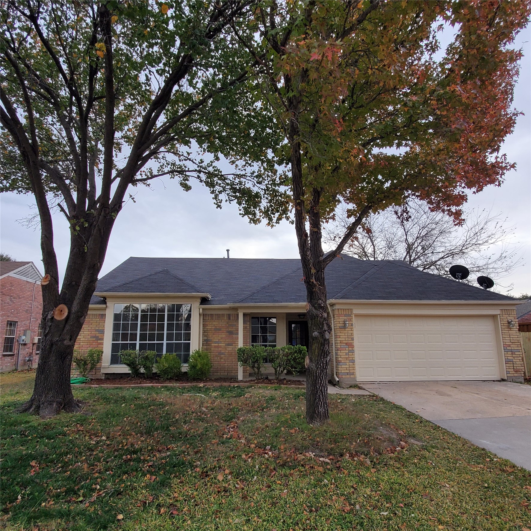 8006 Yacht Club Drive — photo