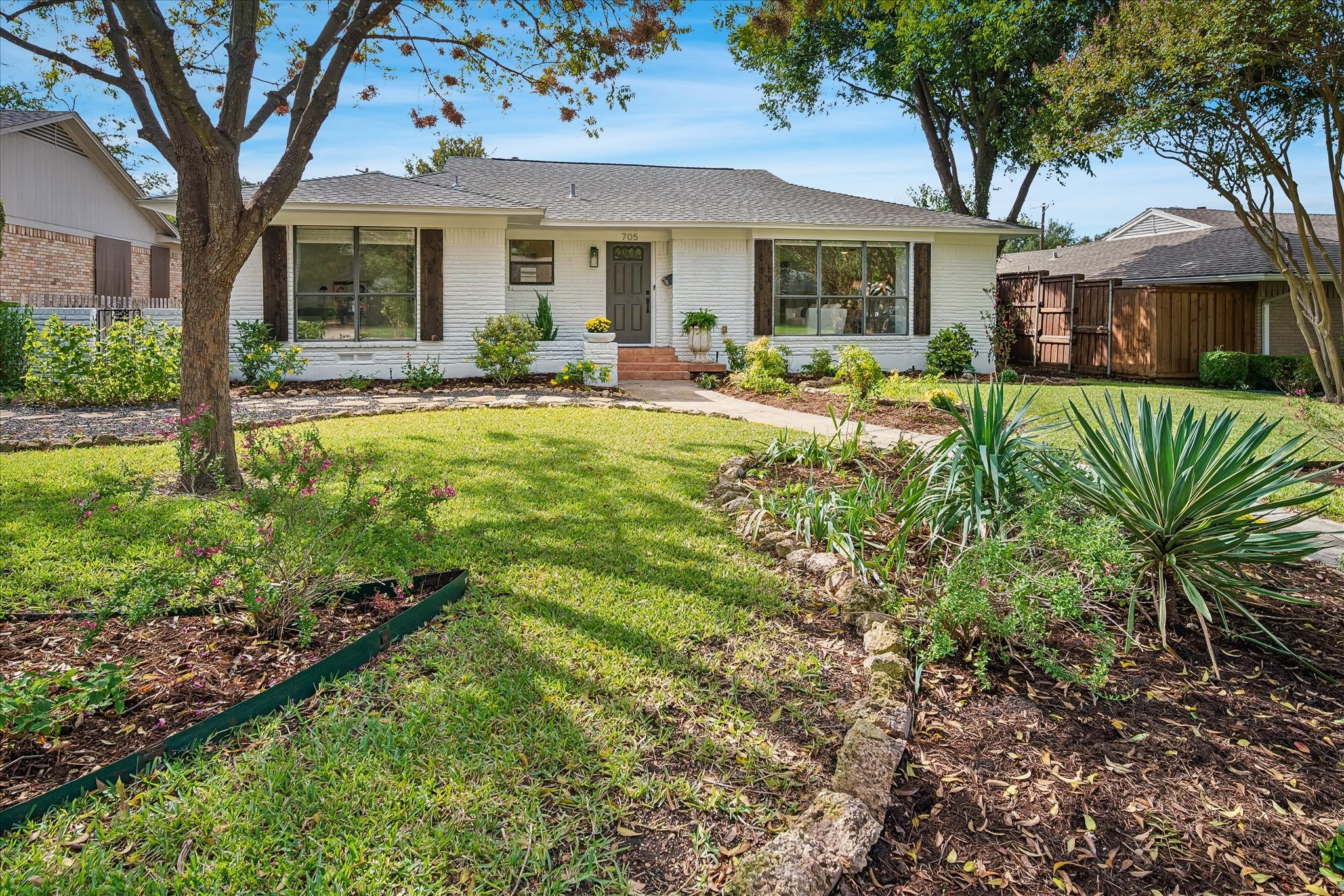 705 James Drive — photo