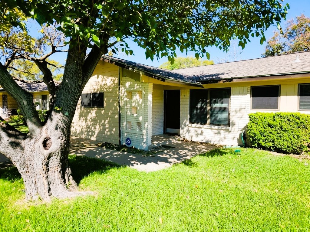 727 Sara Drive — photo