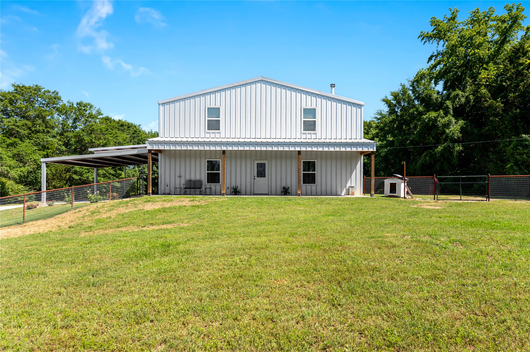 3815 FM 2088 — photo