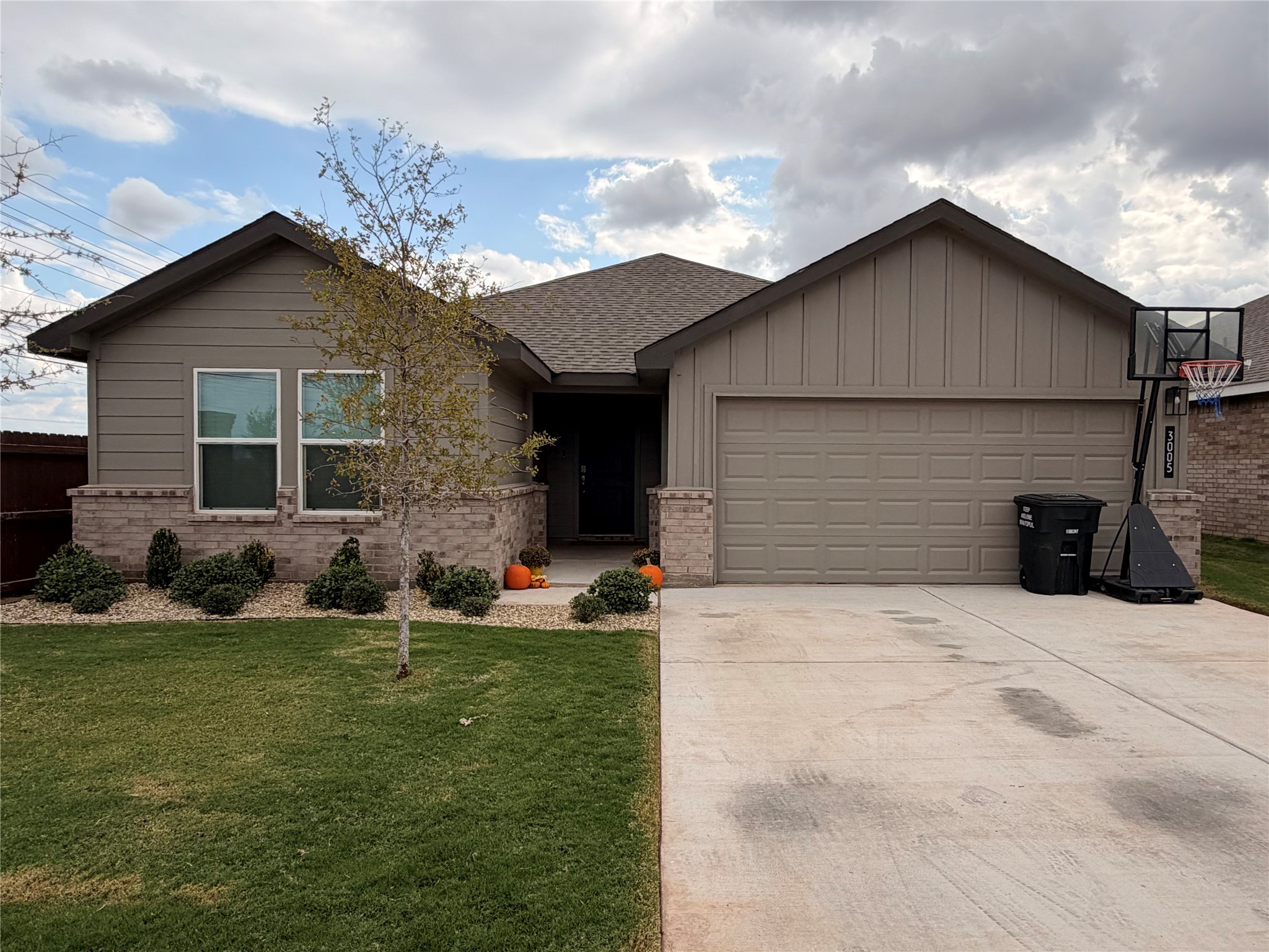 3005 Graduation Road — photo