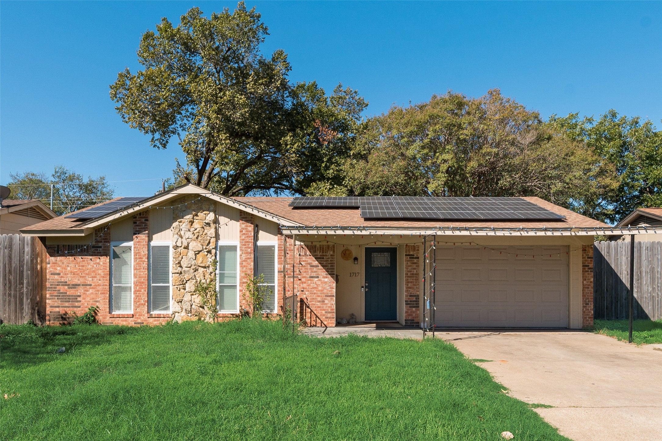 1717 Meadow Valley — photo