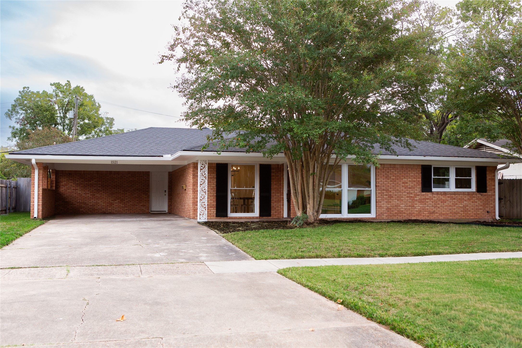 1521 Captain Shreve Drive — photo