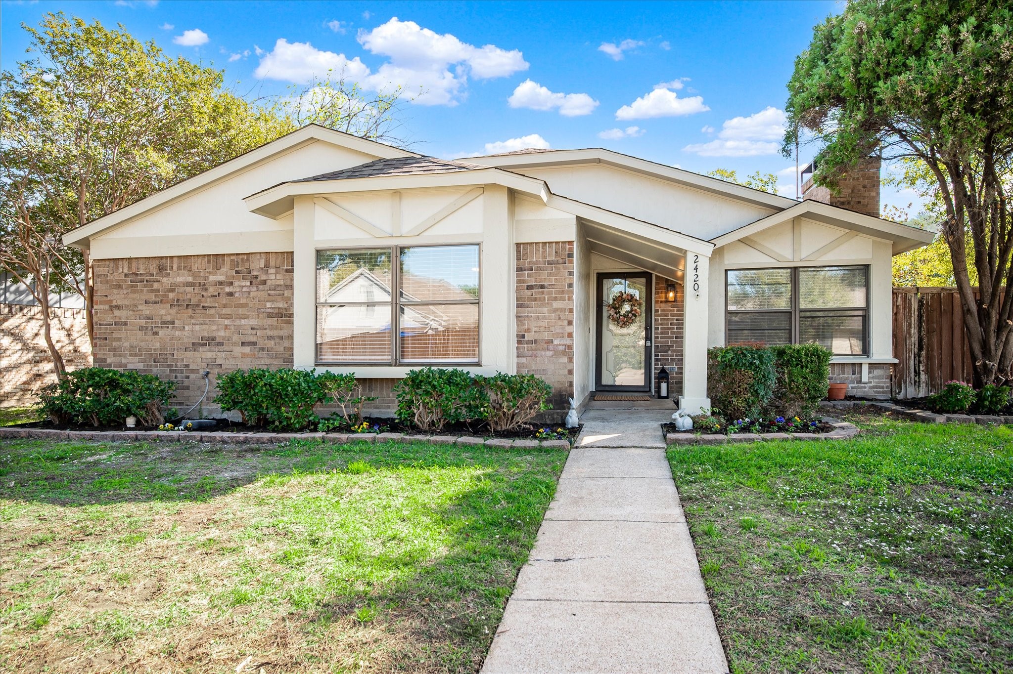 2420 Royal Oaks Drive — photo