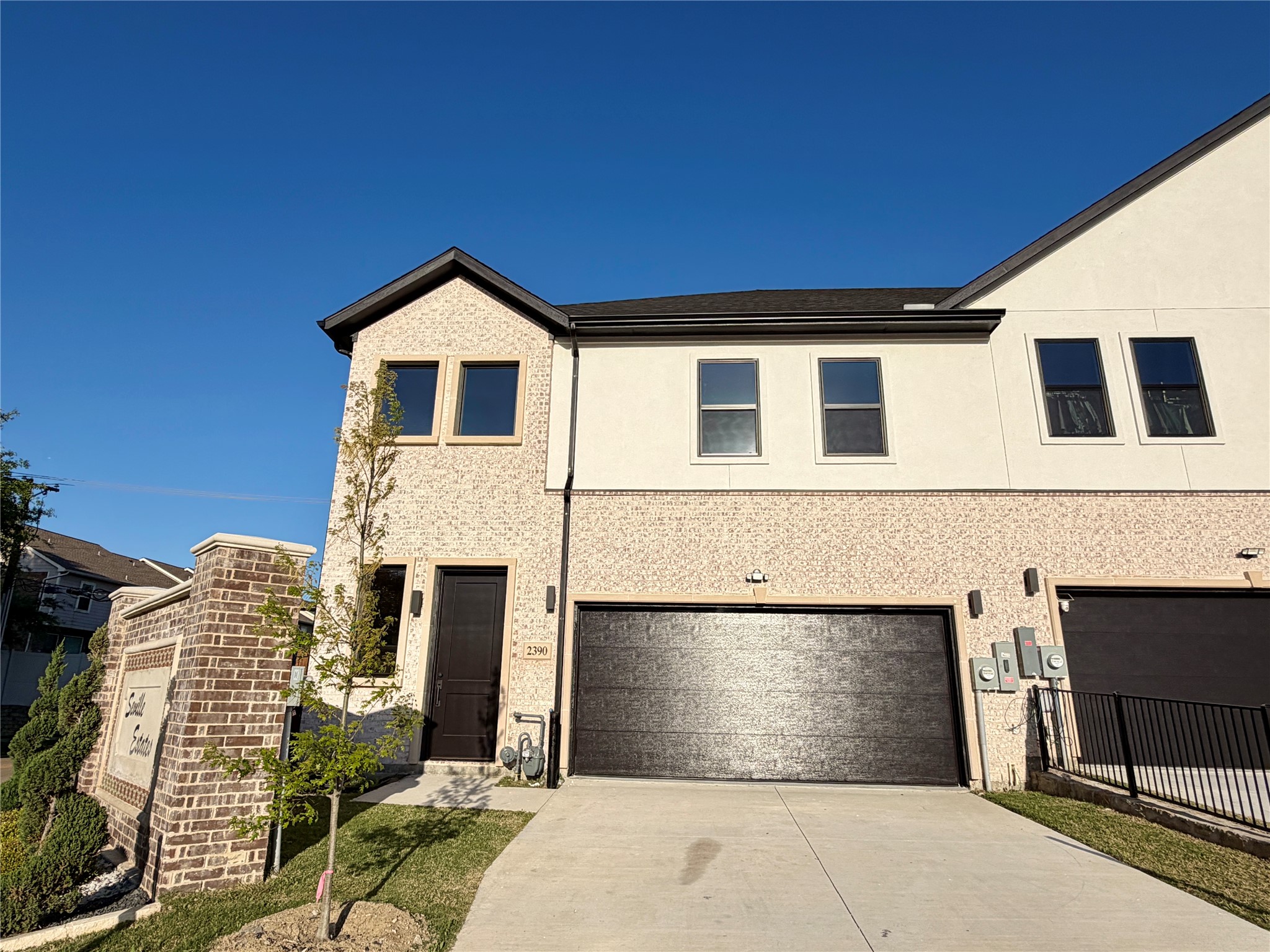 2390 Usman Drive — photo