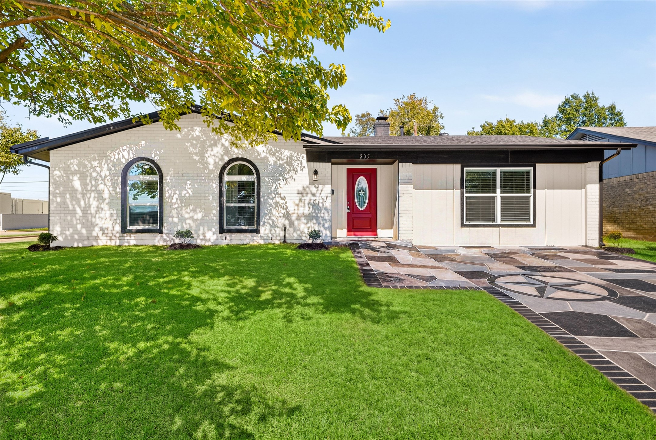 205 E Kearney Street — photo