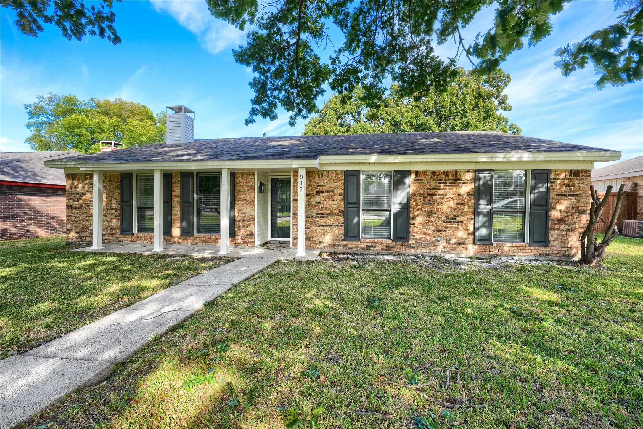 912 Navasota Drive — photo