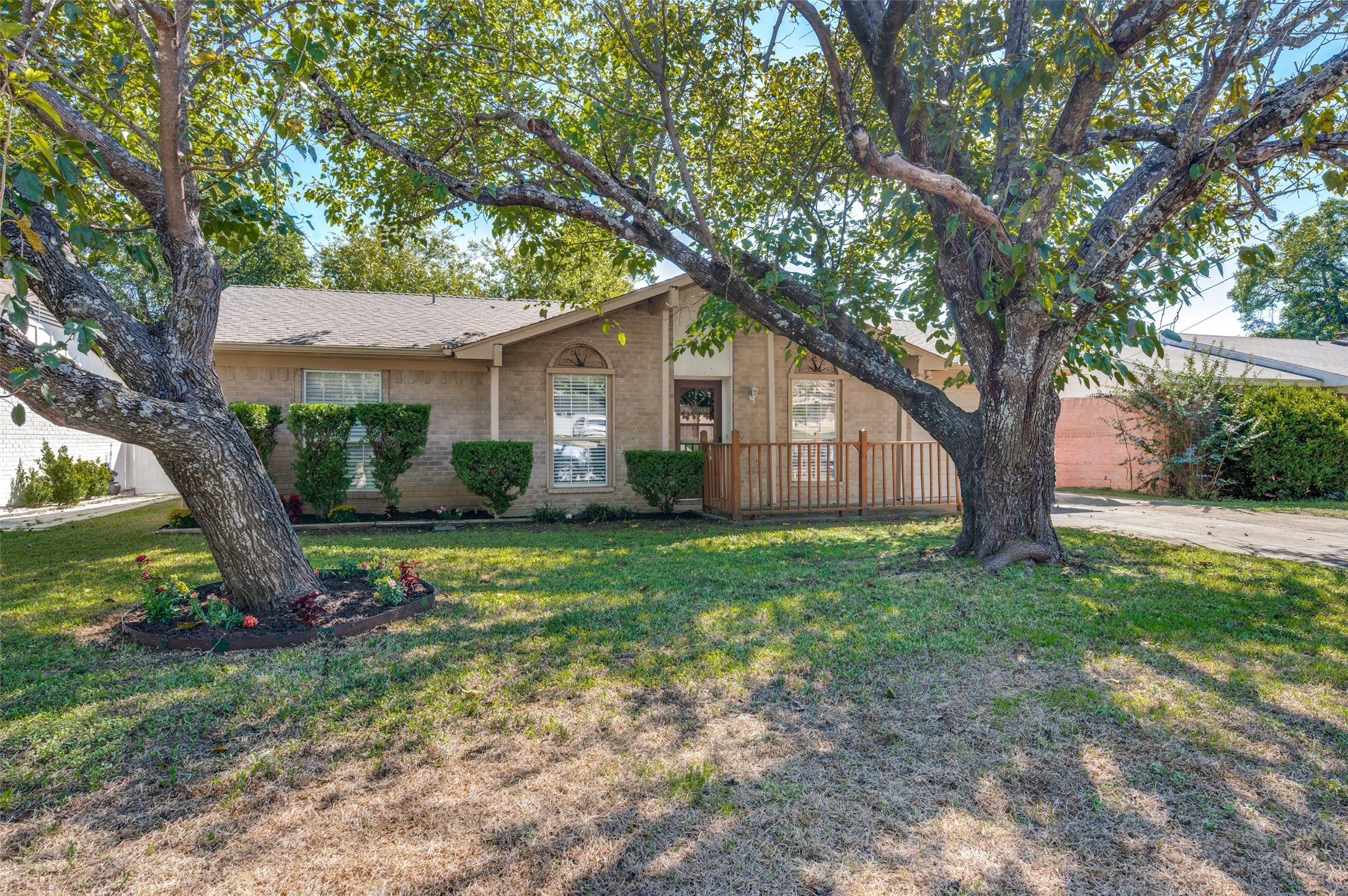 1316 Saturn Drive — photo