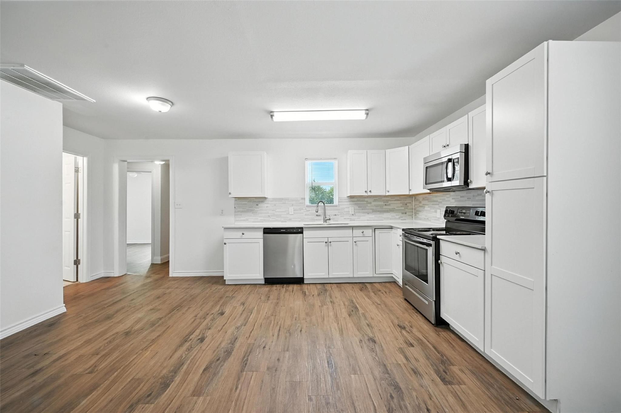 1206 N Business Unit 78 — photo