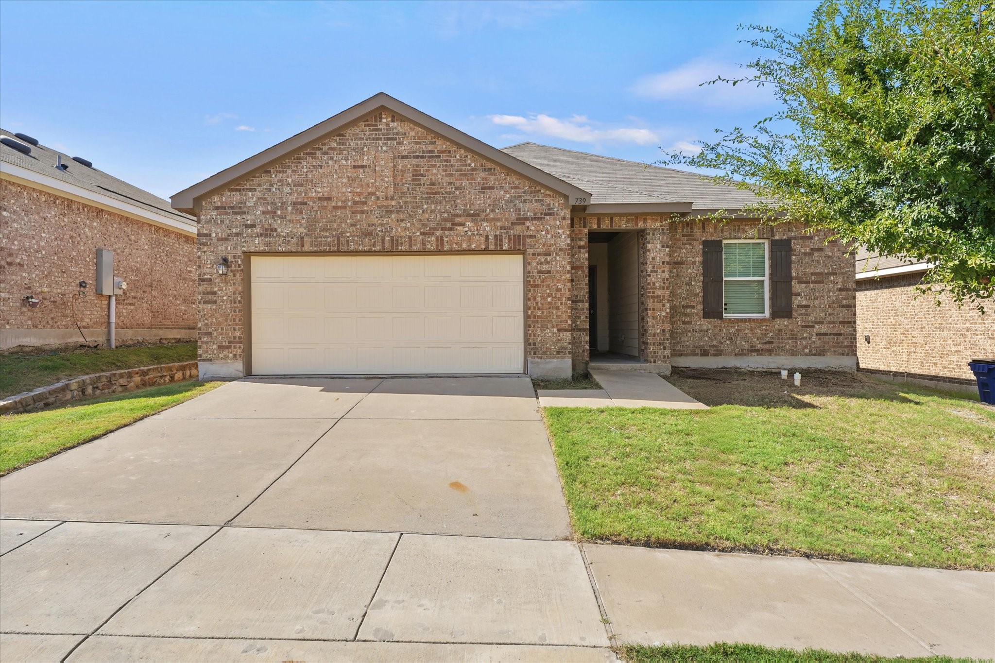 739 Wellington Drive — photo