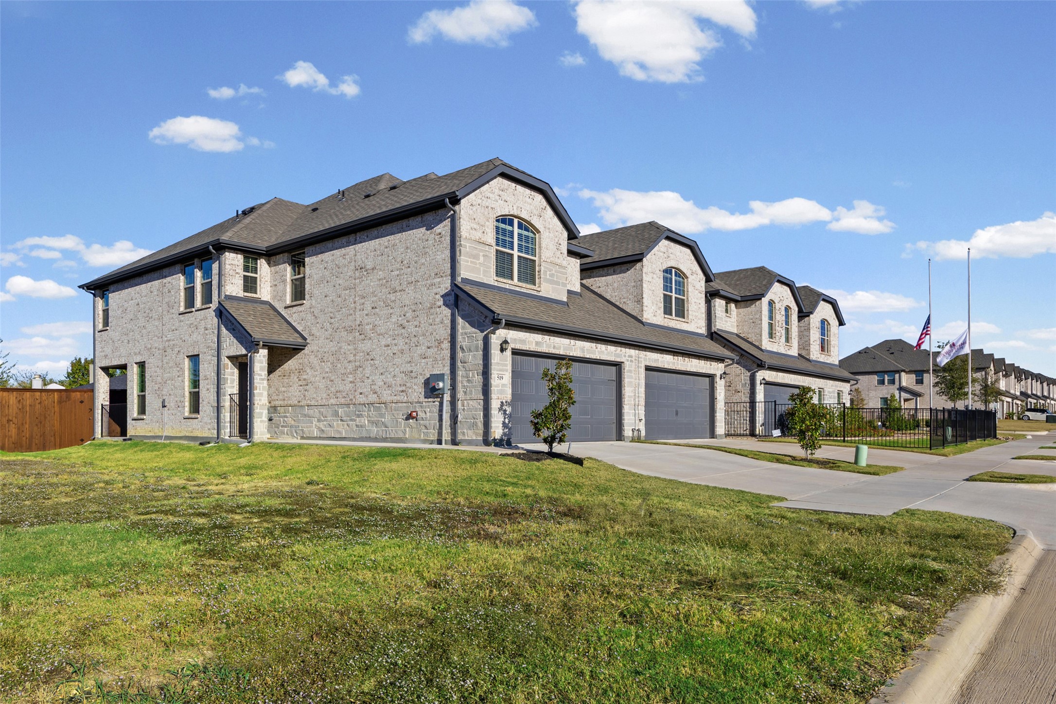 519 Sandiford Court — photo