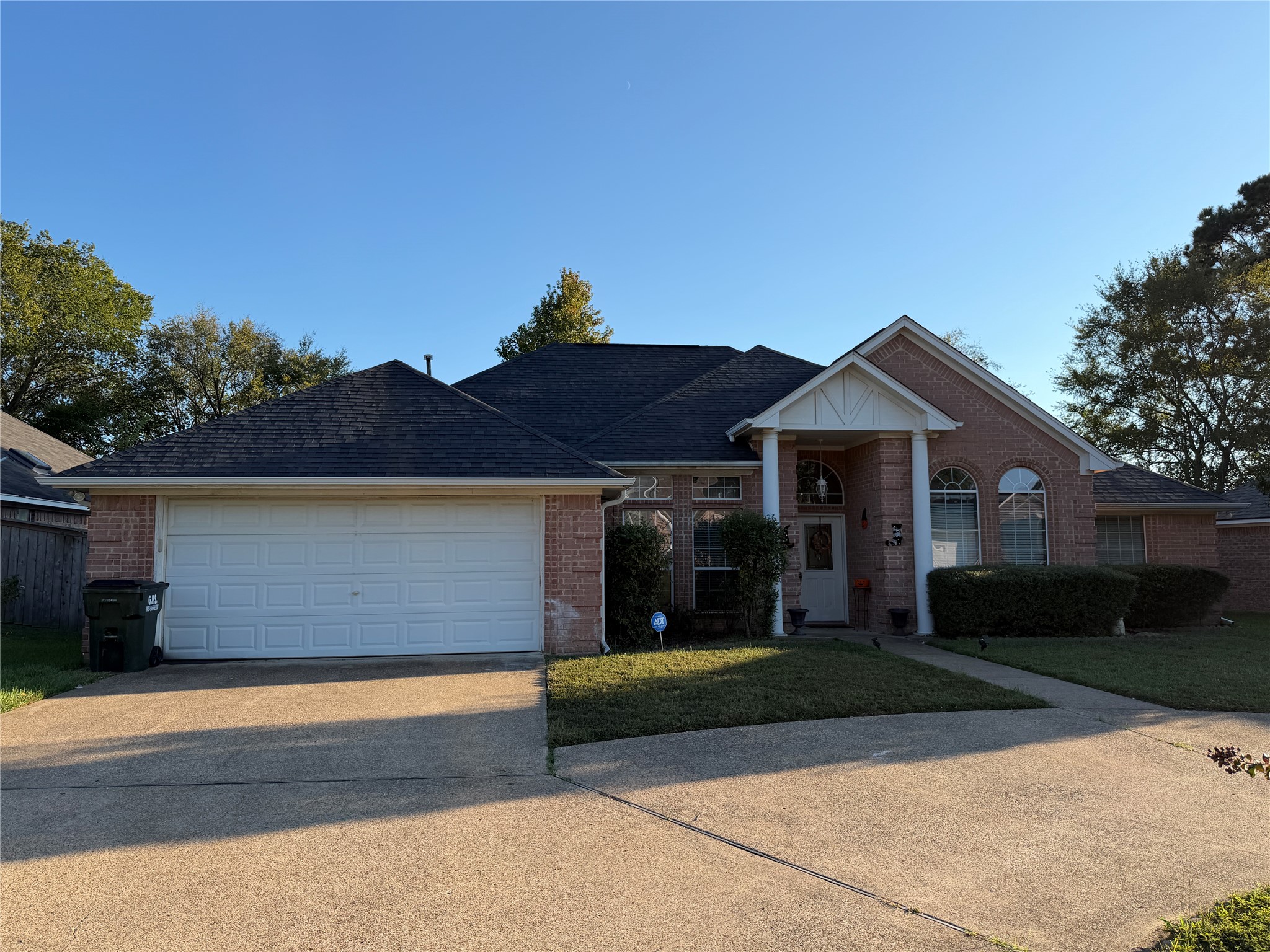 2127 Rana Park — photo