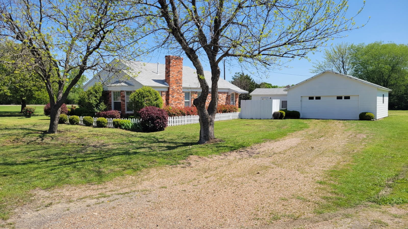 465 Southview Drive — photo